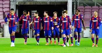 Barca keep pressure on with late goal