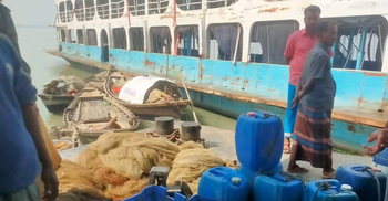 বরগুনায় জেলের অর্থদণ্ড, নিলামে নৌকা বিক্রি