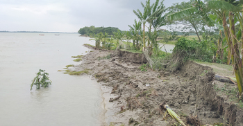 উপকূলে ঘূর্ণিঝড় ছাড়া বাঁধের খবর কেউ নেয় না