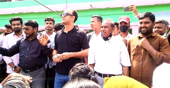 পাগলা মডেল স্কুলের প্রথম ব্যারিস্টারকে গাড়ি উপহারের ঘোষণা