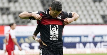 Lewandowski equals league goals record