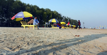 সৌন্দর্যের আরেক নাম দক্ষিণা হাওয়া সি-বিচ