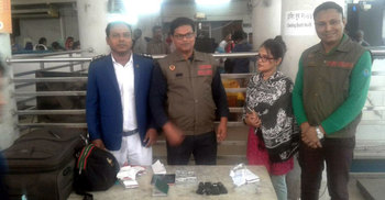 বেনাপোলে ২০ হাজার মার্কিন ডলারসহ নারী আটক
