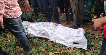 শার্শায় ভ্যানচালকের ঝুলন্ত মরদেহ উদ্ধার