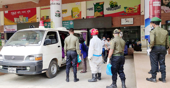 ভারত থেকে ফিরল আরও ৫০ বাংলাদেশি, ফেরার অপেক্ষায় অনেকে