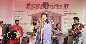 বেনাপোল মাতিয়ে গেলেন নকুল কুমার