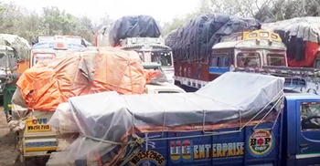বেনাপোলের ওপারে আটকে আছে ৭ হাজার পণ্যবাহী ট্রাক