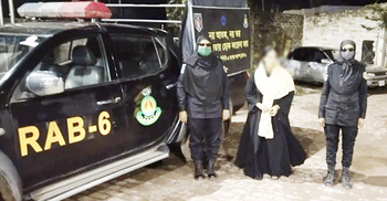 নারীর পেট থেকে বের হলো ২২৫০ পিস ইয়াবা