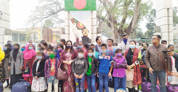 দেশে ফিরল ৩৮ বাংলাদেশি কিশোর-কিশোরী