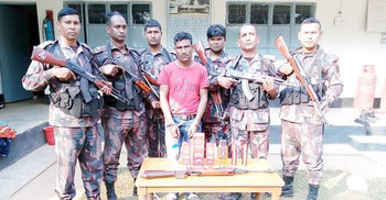 মৌলভীবাজারে অস্ত্রসহ ভারতীয় নাগরিক গ্রেফতার