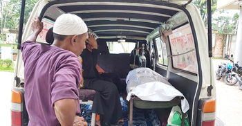 ঘরে স্ত্রীর মরদেহ রেখে পালালেন স্বামী