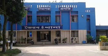 চোর সন্দেহে পুলিশ সদস্যকে পেটাল ইজিবাইক চালকরা