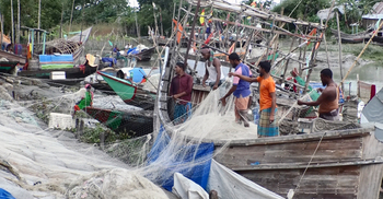 বুকভরা স্বপ্ন নিয়ে নদীতে নামবেন জেলেরা