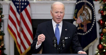 Covid: Biden urges calm over Omicron fears
