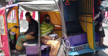 করোনাকালে তাক লাগালো নয়নের ইজিবাইক