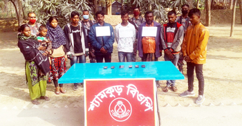 ভারত যাওয়ার পথে তিন দালালসহ আটক ৯