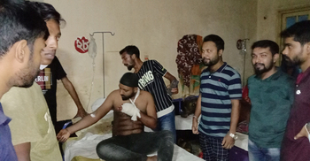 কেন্দ্রীয় নেতাদের পাশে বসা নিয়ে বিএনপির দু’দলের সংঘর্ষে আহত ৮