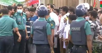 BNP men clash with police at Chandrima Udyan