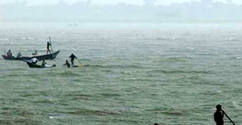 ভোলায় নৌকাডুবির ৭ ঘণ্টা পর ২২ জেলে উদ্ধার