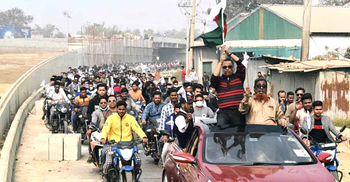 মাঠে নেই বিএনপি, আসন কবজায় নিতে মরিয়া আওয়ামী লীগ