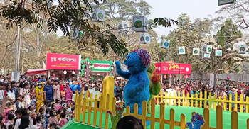 বইমেলায় শিশুদের বিনোদন দিচ্ছে সিসিমপুর, বাড়ছে আগ্রহ
