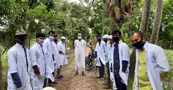 সাগরপাড়ের করোনাযোদ্ধা একদল তরুণ