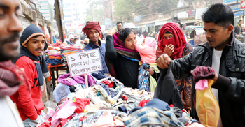 ১০ টাকায় শীতের কাপড়