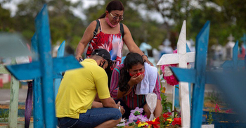 Covid: Brazil hits 500,000 deaths amid ‘critical’ situation