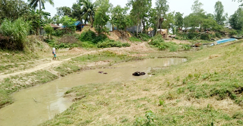 একটি ব্রিজের জন্য ৫০ বছর ধরে অপেক্ষা