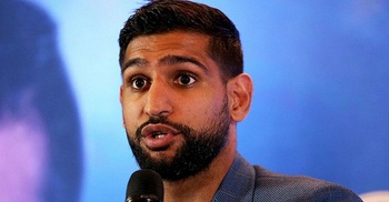 Boxer Amir Khan removed from US flight
