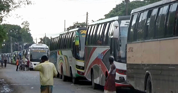 দৌলতদিয়ায় দীর্ঘ হচ্ছে যানবাহনের সারি