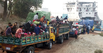 ‘লকডাউনে কাম বন্ধ, বাড়ি না গেলে খামু কী’