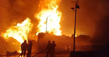 হাজীগঞ্জে আগুনে ২ কোটি টাকার মালামাল পুড়ে ছাই