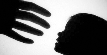 গৃহকর্ত্রীর নির্মম নির্যাতনে হাসপাতালে কাতরাচ্ছে চাঁদনী