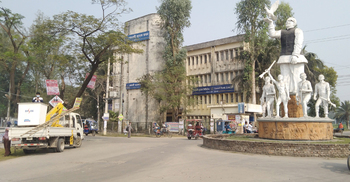 বঙ্গবন্ধুর ভাস্কর্যের নিরাপত্তায় সিসি ক্যামেরা স্থাপন