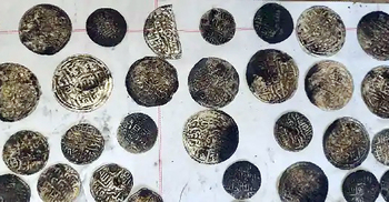 মাটি খুঁড়তে গিয়ে মিললো পাকিস্তান আমলের ধাতব মুদ্রা