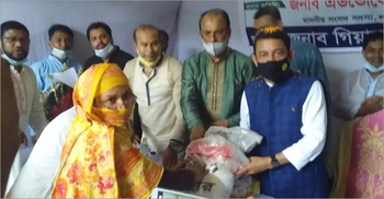 রায়পুরে করোনায় দুস্থদের চালে দুর্গন্ধ-পোকা