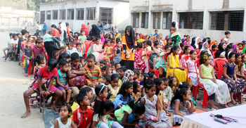 চাঁদপুরে জেলেপল্লীর শিশুদের নিয়ে বইপড়া উৎসব ও মা সমাবেশ