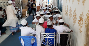 দেলোয়ারের গরিবের হোটেলে শুক্রবার ফ্রি খাবার খান ৩০০ অসহায়