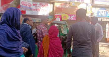 চাঁপাইনবাবগঞ্জে পরিবহন ধর্মঘটে অটোরিকশাচালকদের পোয়াবারো