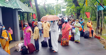 নিজ দেশে ফিরলেন বাংলাদেশে আটকে পড়া ১২০ ভারতীয়