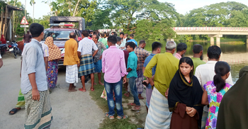 যাত্রীবাহী অটোরিকশা নদীতে, প্রাণ গেলো শিশুর