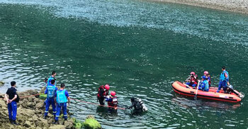 8 killed, 7 missing after passenger ship overturns in China