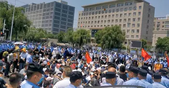 Protests erupt at largest iPhone factory in China