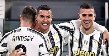 Ronaldo scores two headers in Juve win