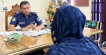 বিয়ে বন্ধ করতে থানায় হাজির স্কুলছাত্রী