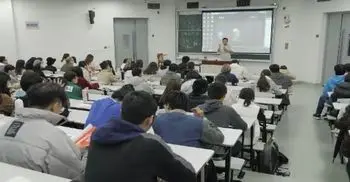 Classes on romance growing in popularity in China
