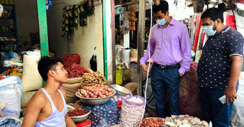 ৩০ টাকার পেঁয়াজ ১০০ টাকা বিক্রি করায় ১০ হাজার জরিমানা