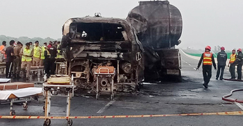 20 dead in bus-oil tanker collision in Pakistan’s Punjab