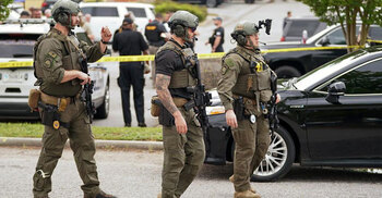 12 injured in shooting at South Carolina mall; 3 detained